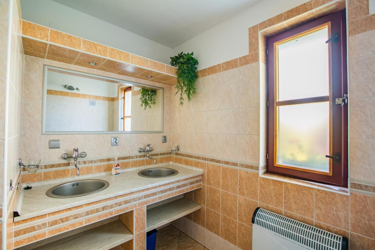 Privat Na Chalupe Partizanska Lupca 649 Villa Bagian luar foto